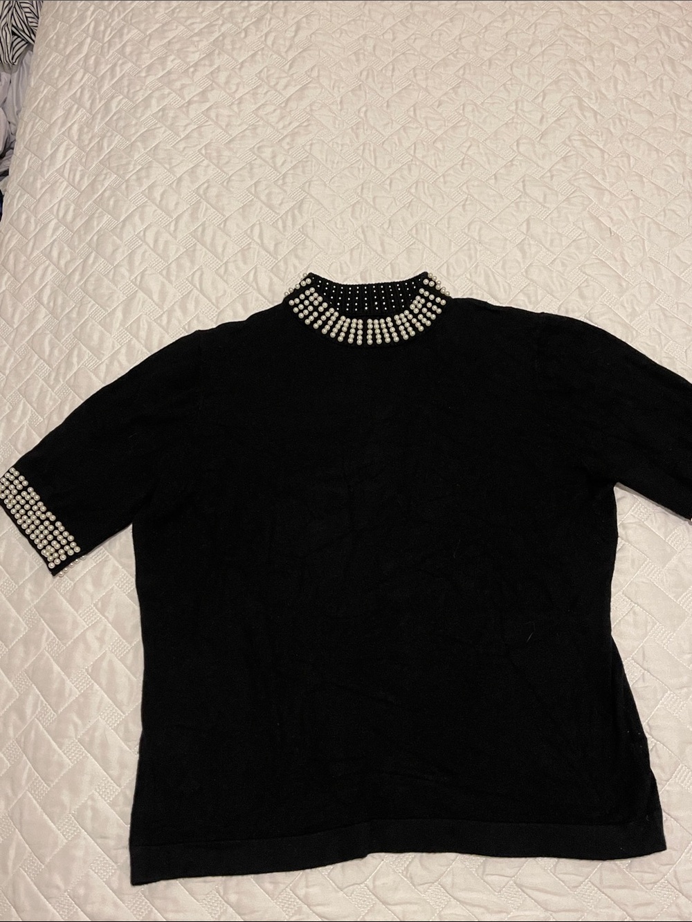 Black Pearl-Trim Short Sleeve Sweater Top